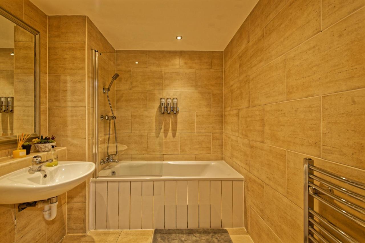 Sidemersey Livings- Convenient 1-bedroom Flat With A View, Apartment *