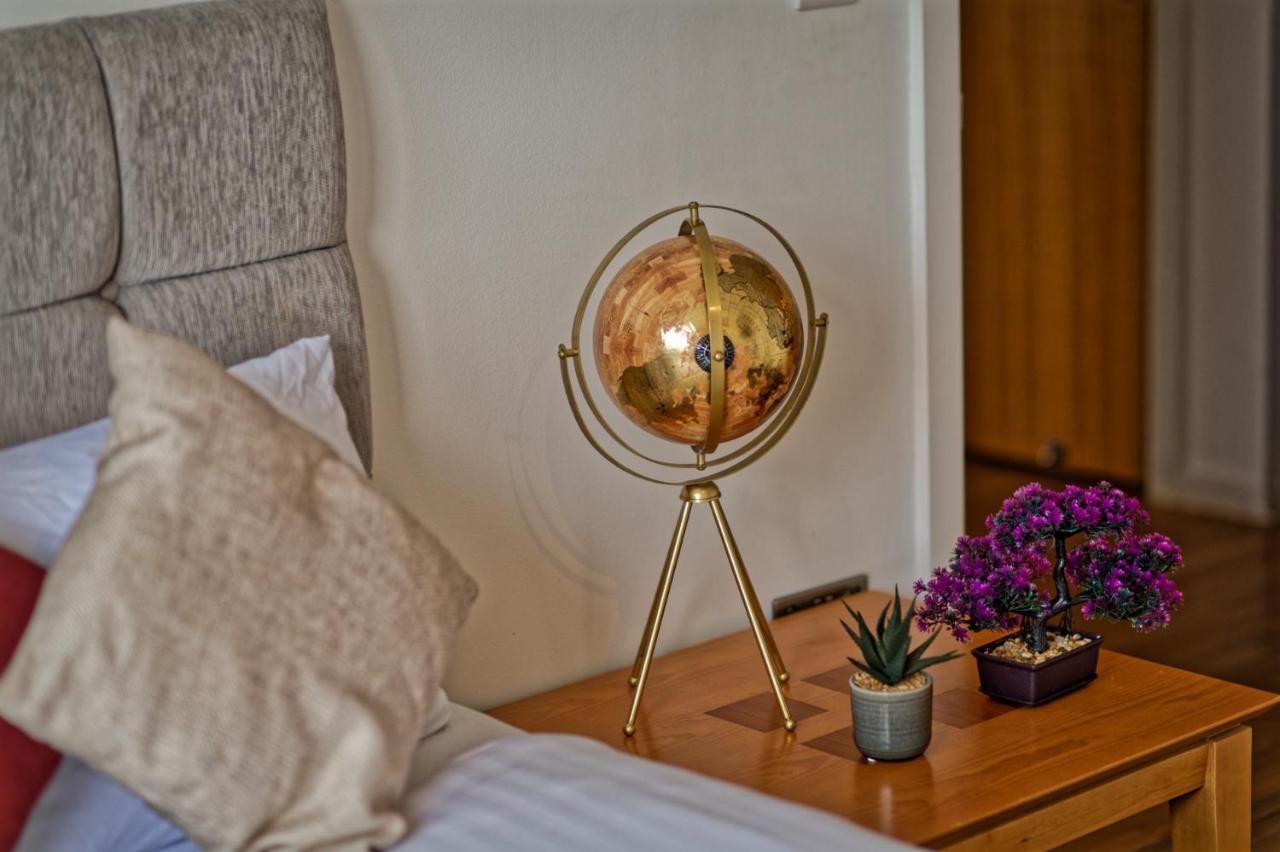Apartment Sidemersey Livings- Convenient 1-bedroom Flat With A View,
